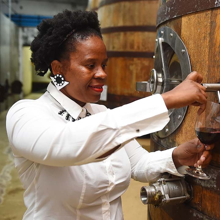 Ntsiki-Biyela-of-Aslina-in-the-winery